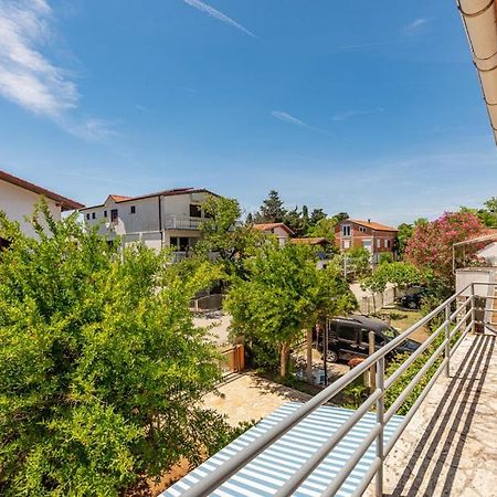 Apartment Neven Привлака Екстериор снимка
