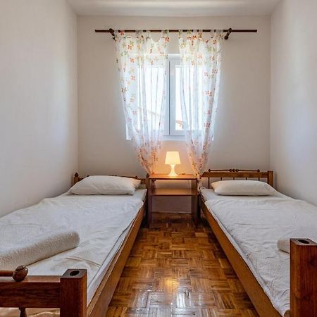 Apartment Neven Привлака Екстериор снимка