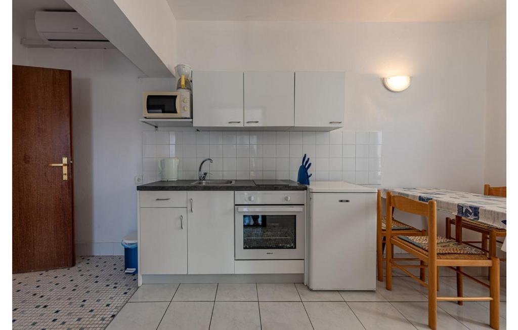 Apartment Neven Привлака Екстериор снимка